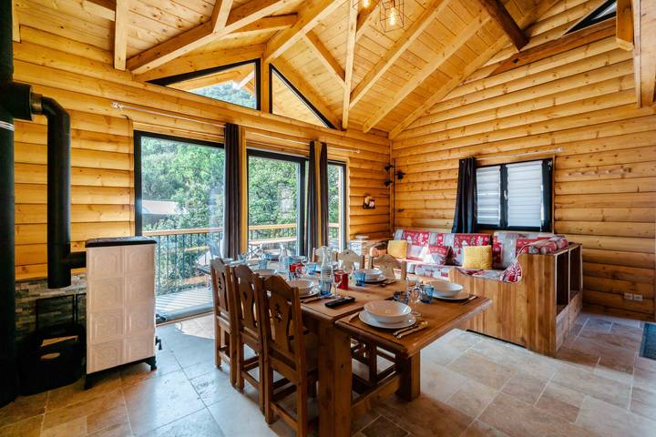 Gîte pour 11 personnes, avec jardin, adapté aux familles dans Les Trois Vallées - 4