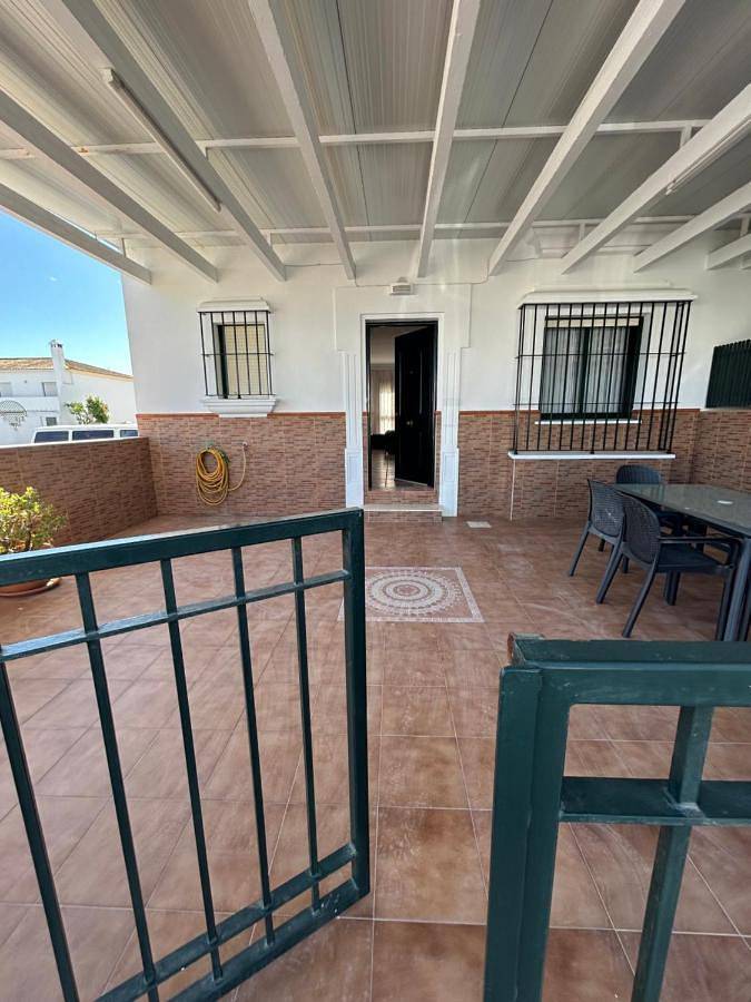 Casa de vacaciones para 6 personas, con terraza además de piscina y jardín - 1