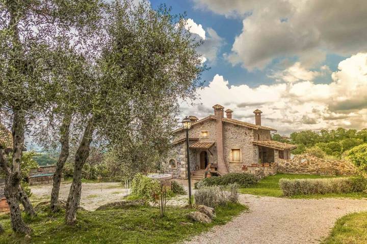 Casa vacanza per 2 persone, con Terrazza e Giardino nonché Panorama a Soriano nel Cimino