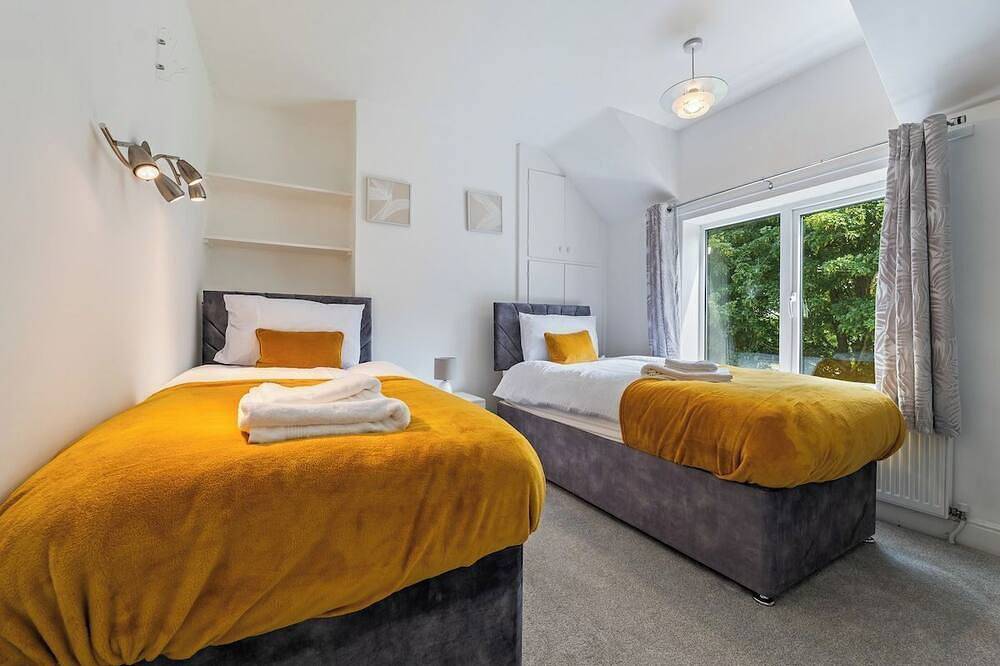 The Thorney Retreat: Peterborough in Thorney (Peterborough), Peterborough
