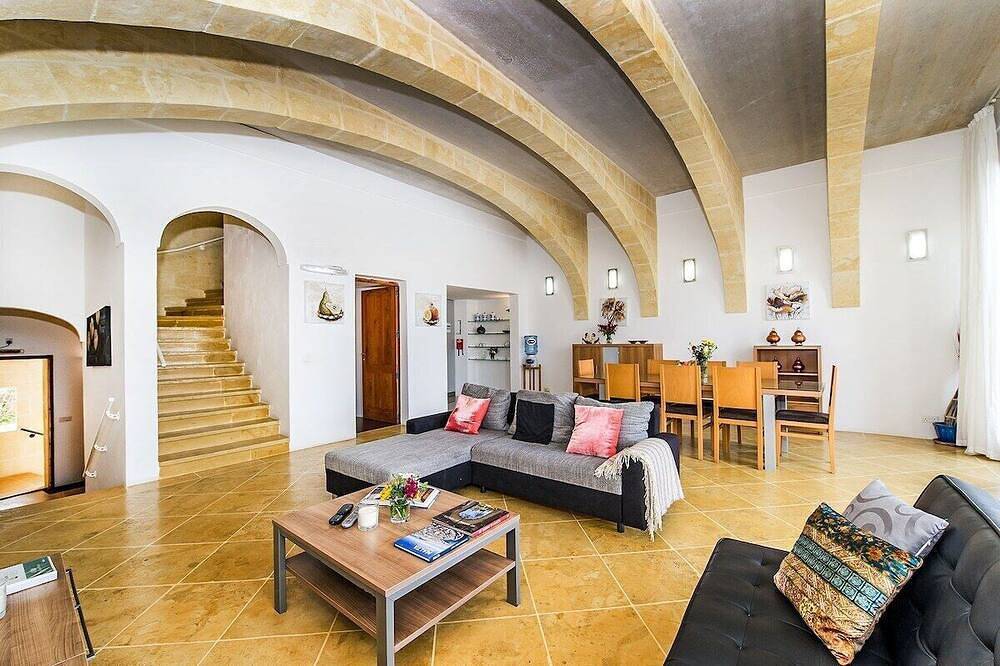 The Arches Holiday Home in Kercem, Gozo