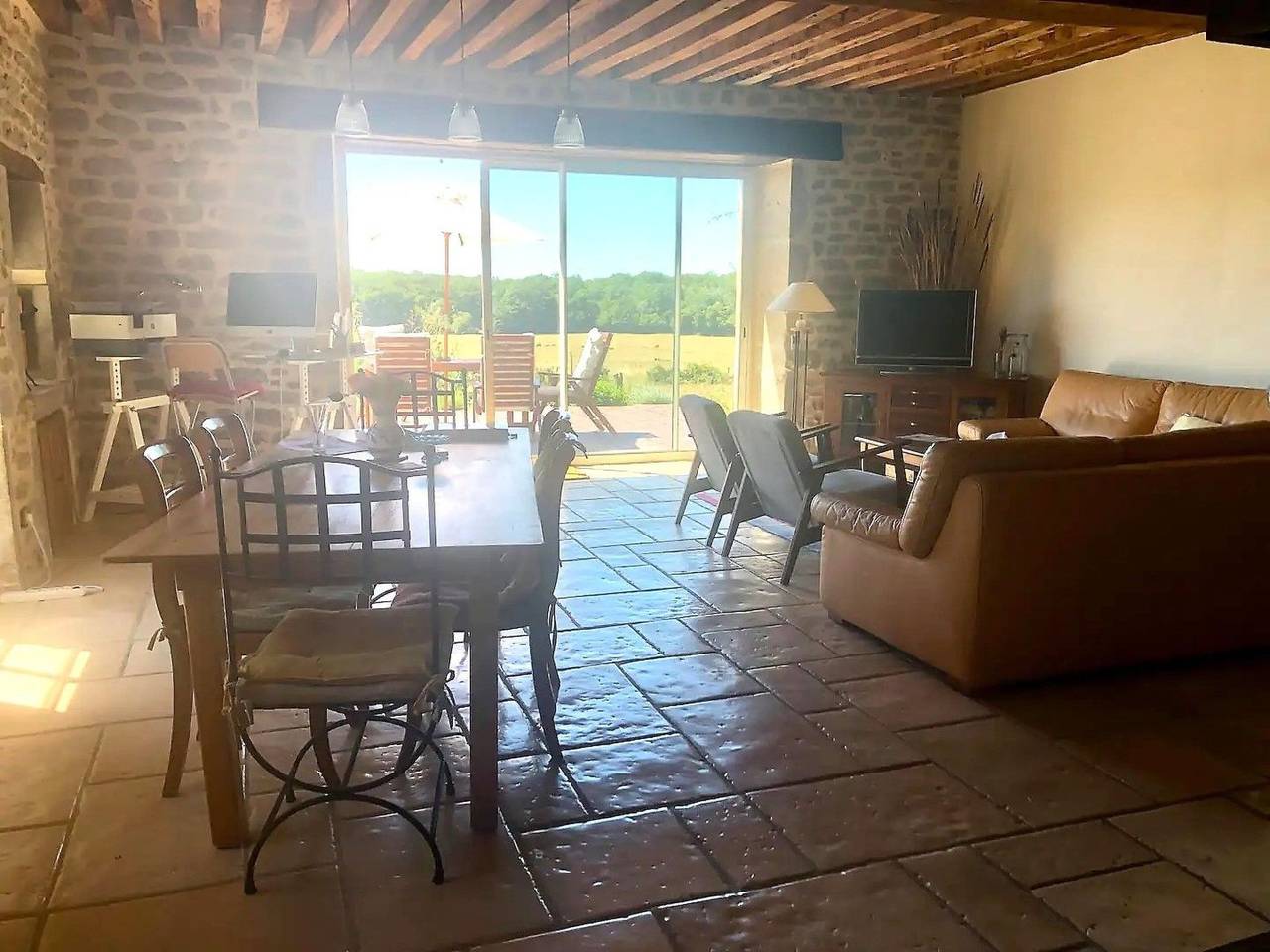 Landhaus mit eingezäuntem Garten in Crux-la-Ville, Nièvre