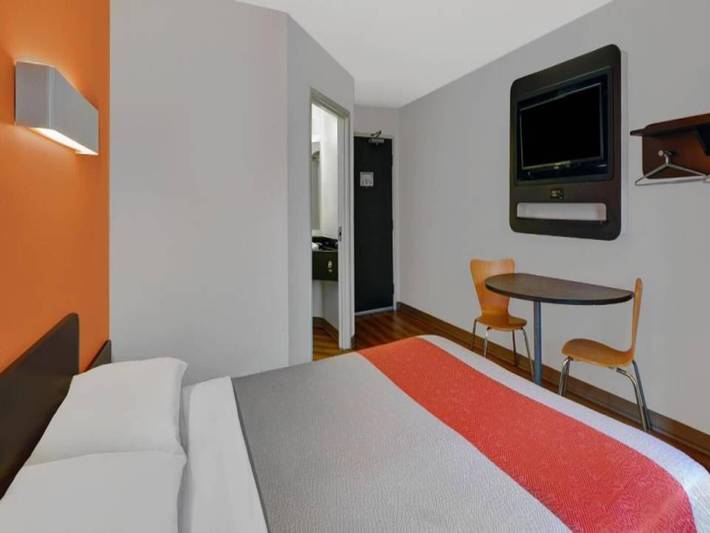 Apartamento entero, 1 cama matrimonial | Ducha adaptada para personas con discapacidad in Orlando, Condado de Orange (FL)