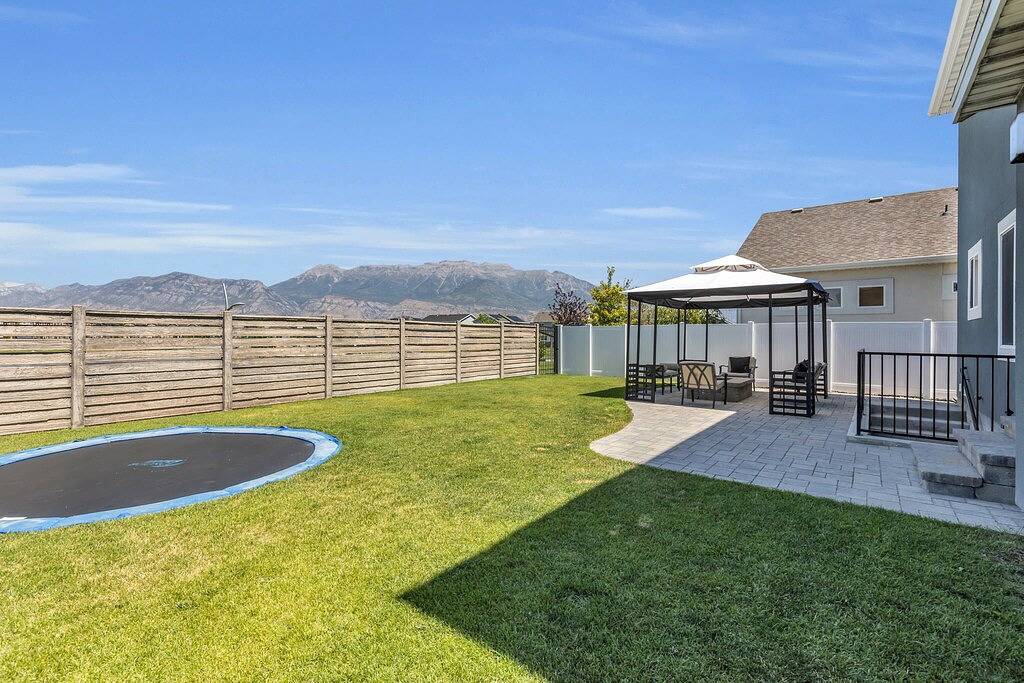 Beautiful 4bed, 3 bath-Vineyard home by Uvu, Byu and Provo Canyon in Vineyard, Utah Lake