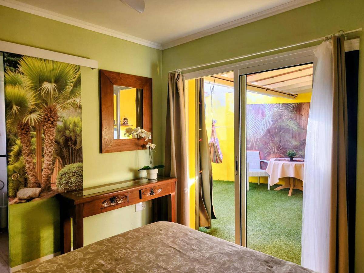 Shangri-lá Botanical Room in Caleta de Fuste, Antigua