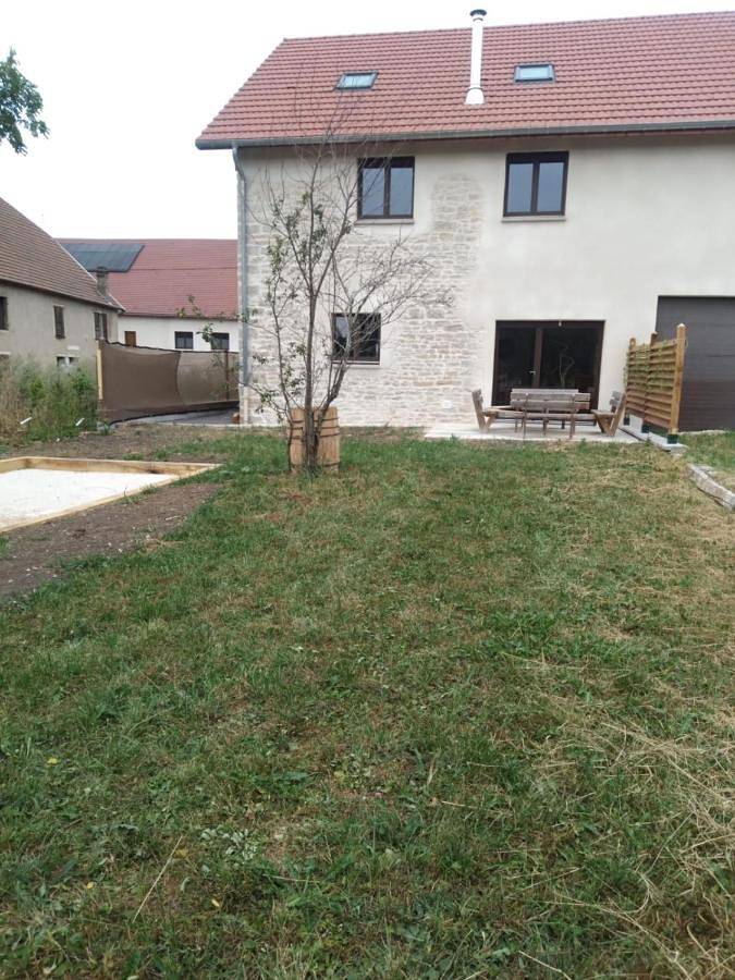 Gîte pour 11 personnes, avec terrasse à Lavans-Vuillafans - 3