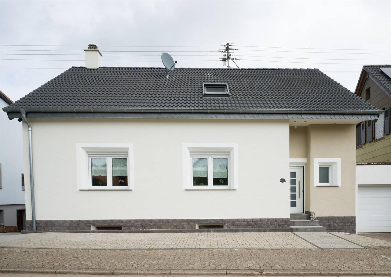 Geheel vakantieappartement, Appartement, douche of bad, 3 slaapkamers in Merzig, Saar-Nahe-Bergland