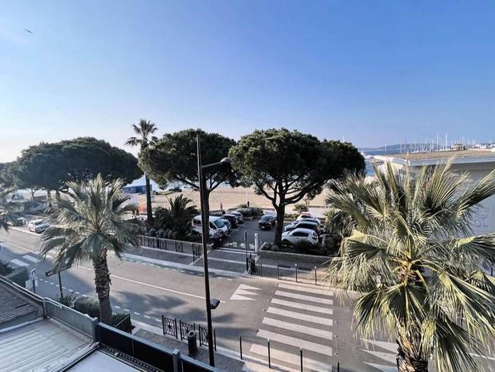 Gîte pour 6 personnes, avec terrasse, adapté aux familles dans Casino De Sainte Maxime - 2