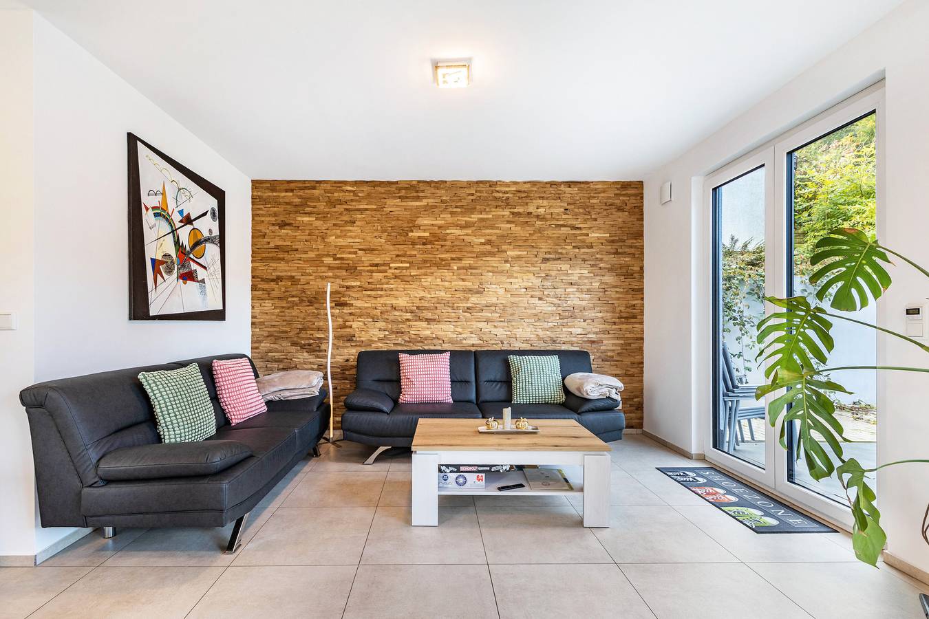 Holiday Home 'Haus Mit 4 Schlafzimmern' with Shared Terrace, Shared Garden and Wi-Fi in Solingen, Bergisch region