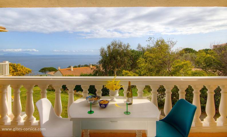Gîte pour 4 personnes, avec Terrasse et Jardin à Luri