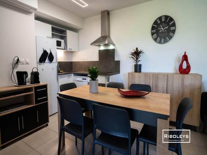 Gîte pour 6 personnes, avec terrasse et piscine dans Plage de la Farinette - 3