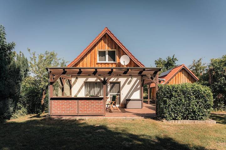 Ferienhaus für 5 Personen, mit Terrasse und Garten - 1
