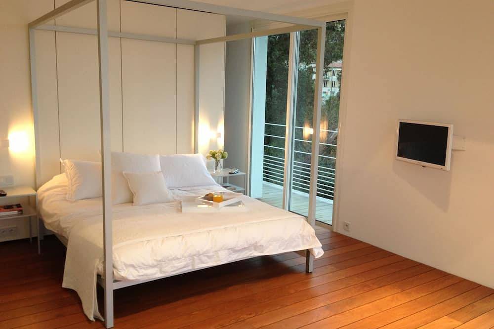 Spectacular Panoramic Views of Cap Ferrat & Beaulieu. in Villefranche-sur-Mer, Nice region