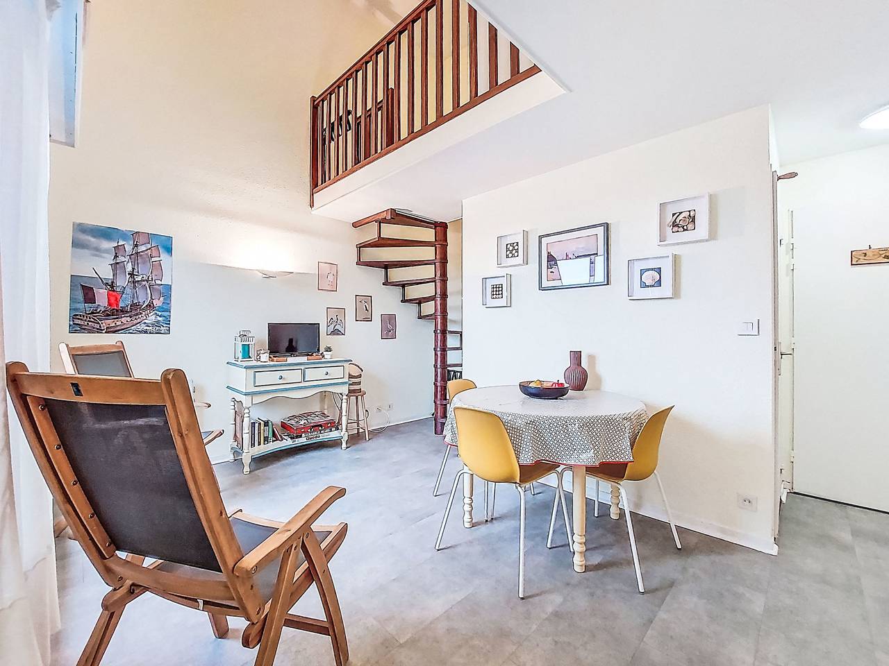 Entire apartment, Le Plazza in Deauville, Lisieux region