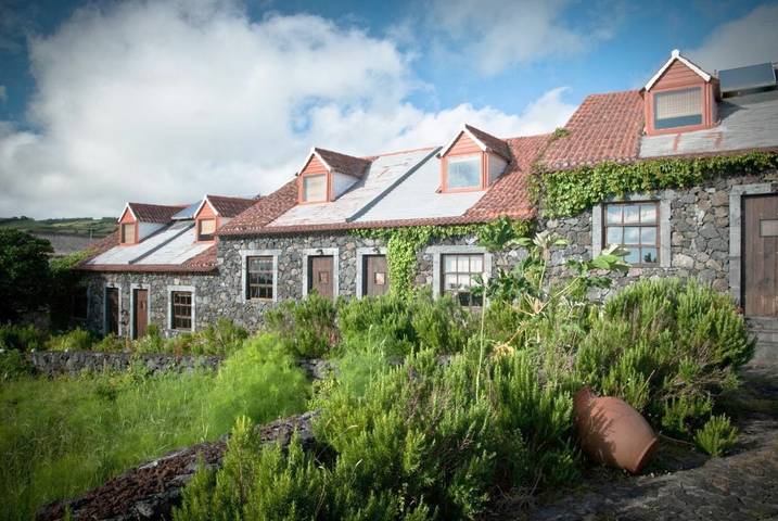 Hôtel pour 2 personnes, avec vue ainsi que piscine et jardin dans São Jorge