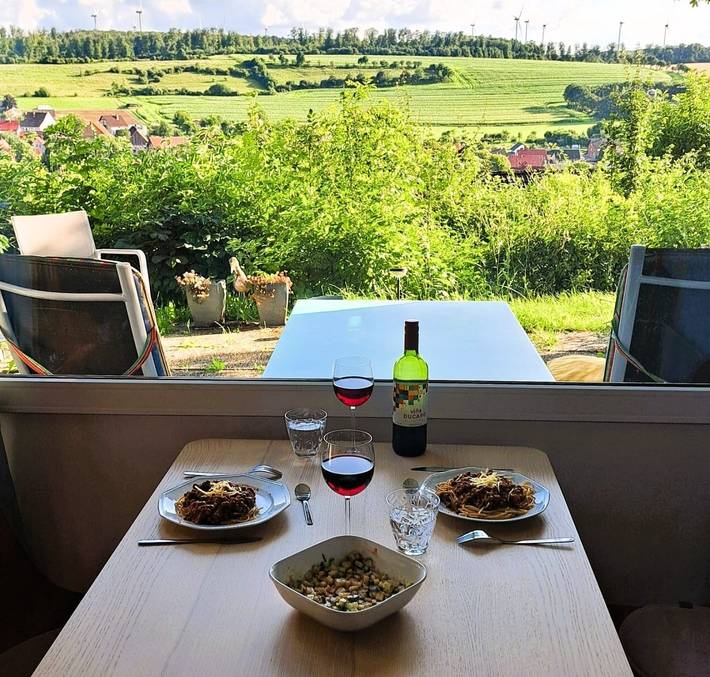 2-Personen-Hütte mit Talblick und Terrasse an einem sonnigen Berghang bei Husen in Lichtenau, Kreis Paderborn