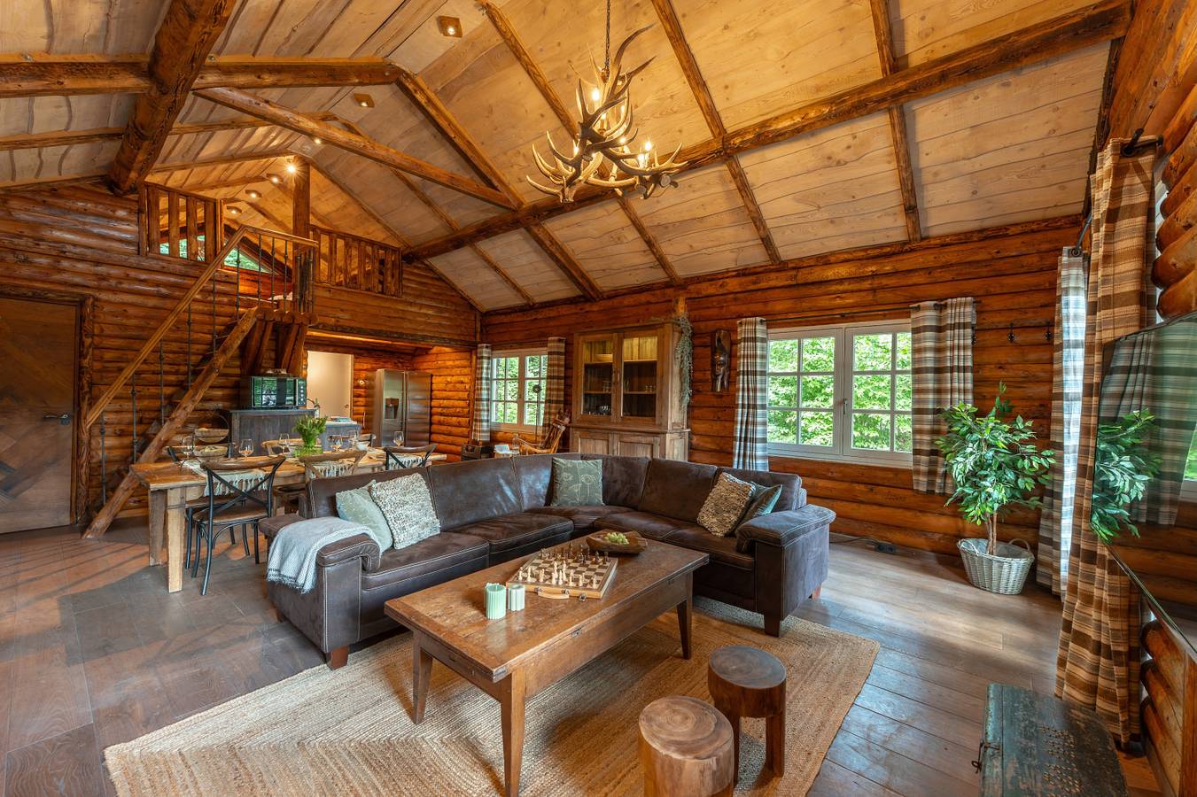 Unieke karakteristieke blokhut voor 6 personen op vakantiepark Sandberghe in Uden, Noord-Brabant