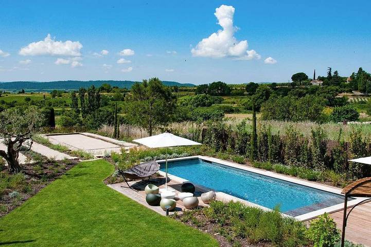 Gîte pour 10 personnes, avec jardin et terrasse à Cucuron - 4