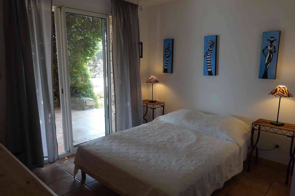 Villas Valinco Capicciolo  14 pers - Vue Mer - Piscine  Proche Propriano in Cappiciolo, Olmeto