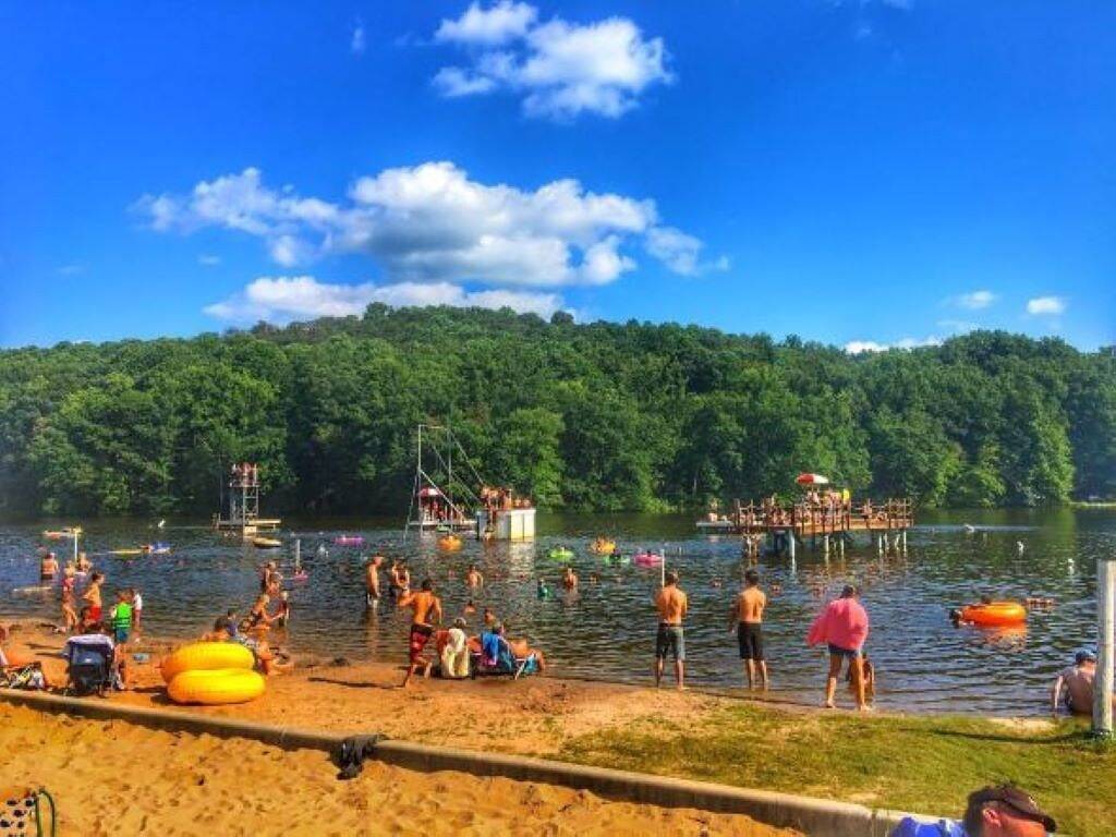 Victorian Beauty mit fabelhaften Wrap-around-Veranda in Mount Gretna Heights, Lebanon County
