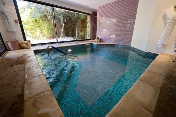 Appart’hôtel pour 4 personnes, avec jardin ainsi que vue et piscine à L'Isle-sur-la-Sorgue