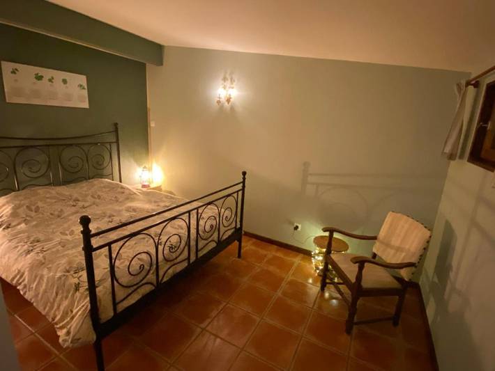 Gîte pour 3 personnes, avec jardin et piscine, animaux acceptés à Montcabrier - 4