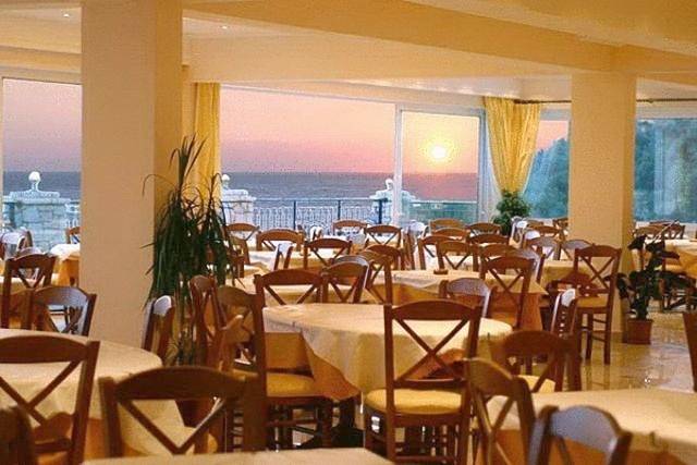 Aloha Hotel in Agios Gordios, Corfou