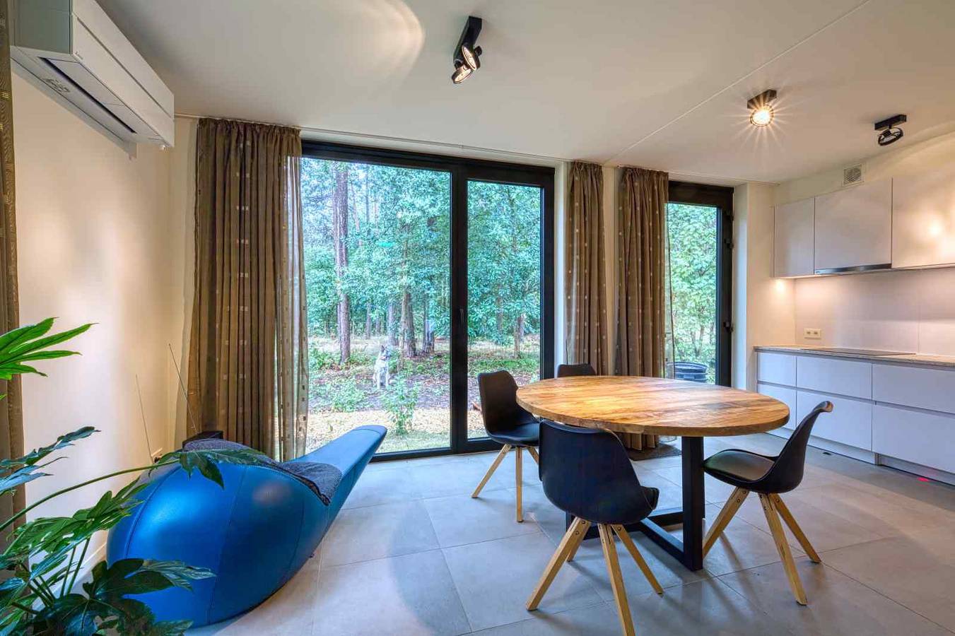 Modern 4 pers holiday home in Gierle, beautifully situated in Belgium, in nature in Gierle, Lille (Bélgica)