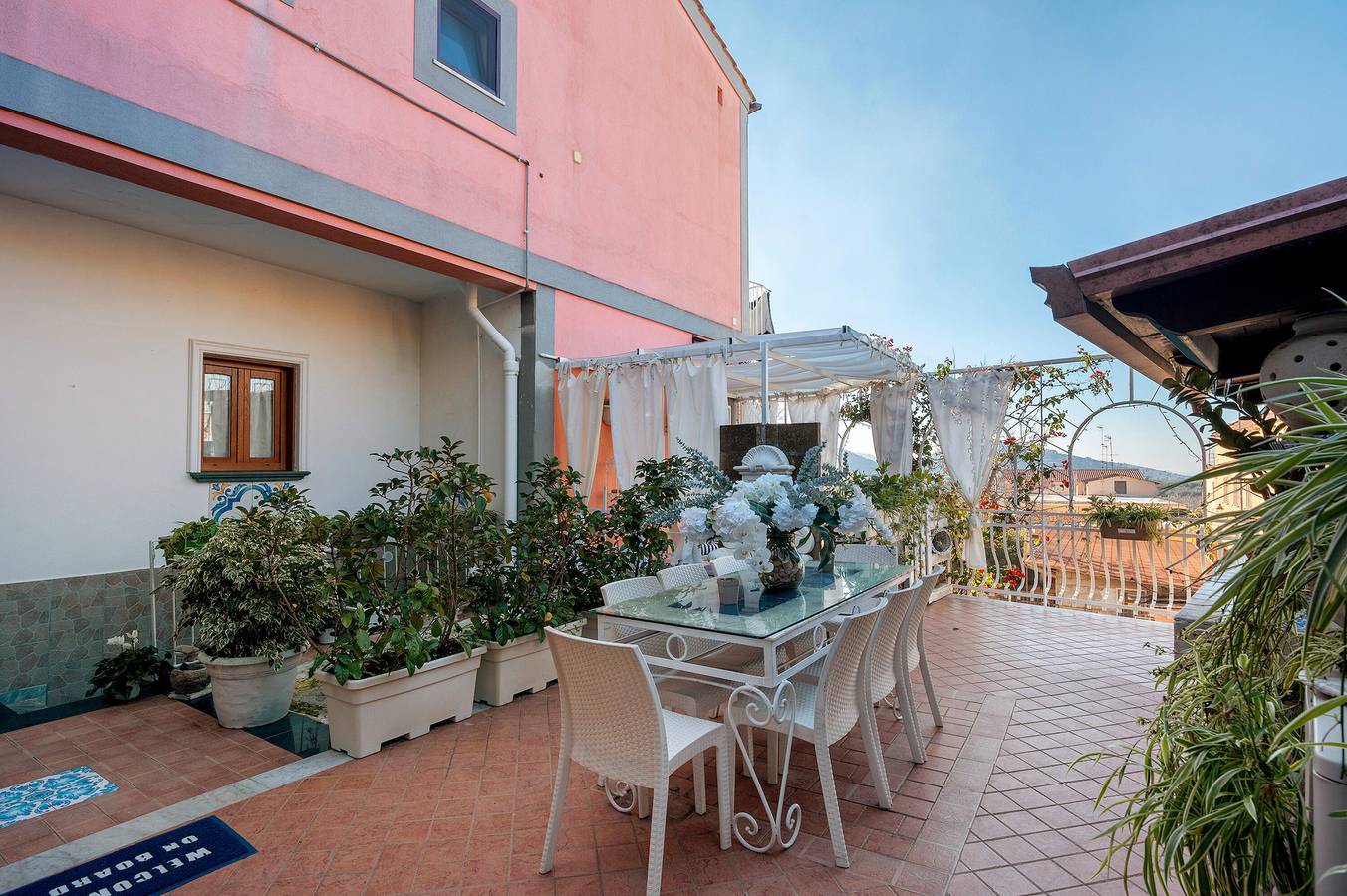 Appartamento intero, Appartamento 'Torres' con vista mare, Wi-Fi e aria condizionata in Vico Equense, Napoli e dintorni