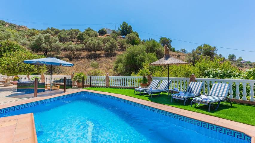 Villa für 6 Personen, mit Pool und Balkon/Terrasse in Torrox - 4