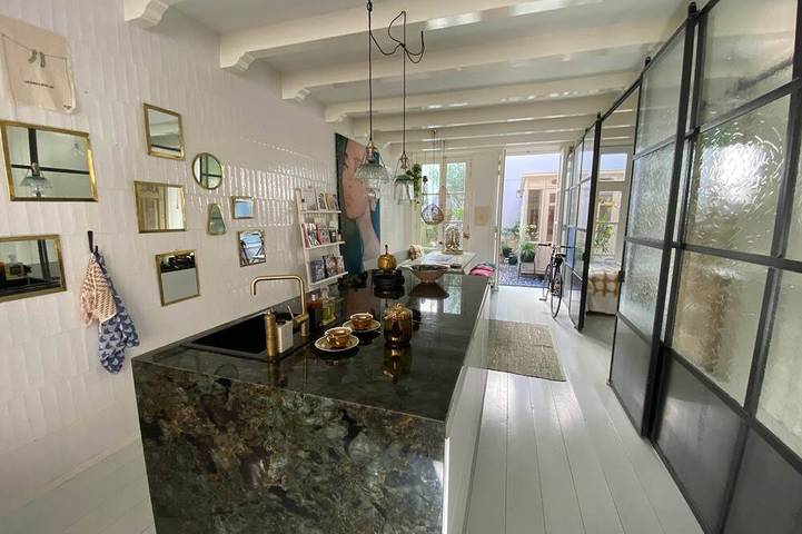 Glamping for 2 people, with garden, with pets in Amsterdam