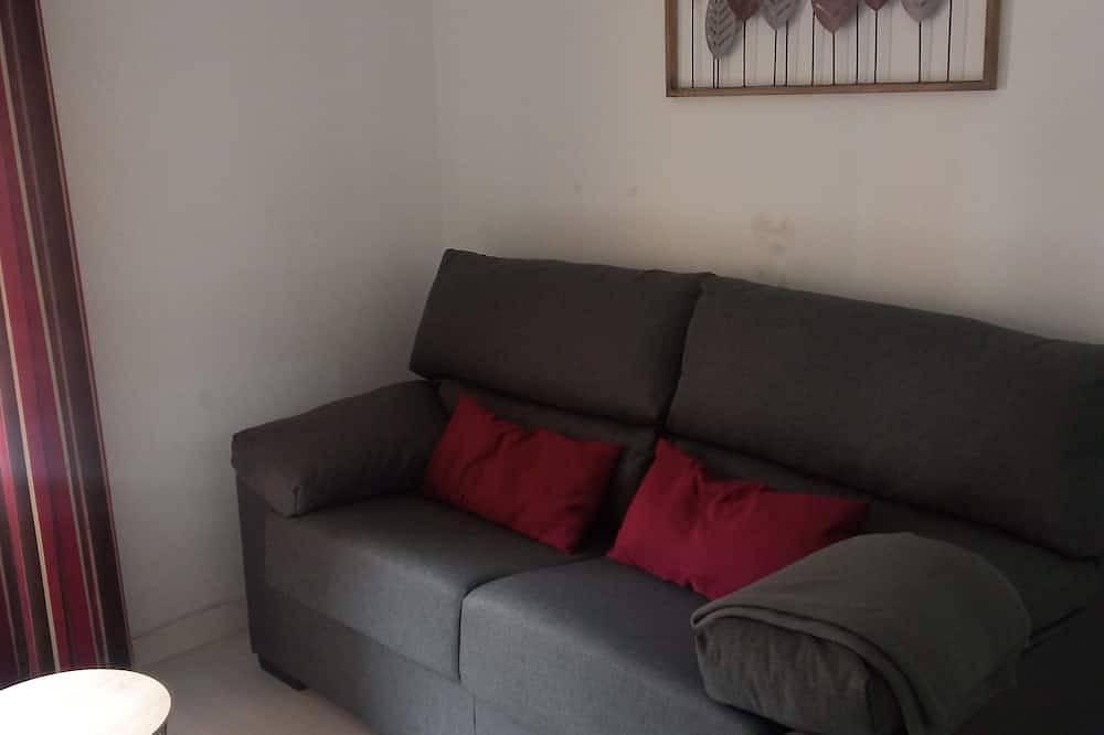 Entire apartment, Petit Home in Alcalá de Henares, Madrid Province