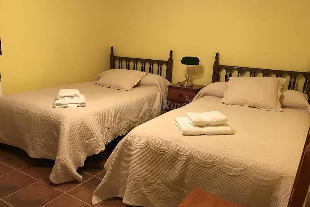 El Magnolio Rural Cottage in Santa Cruz de Pinares, Ávila Region