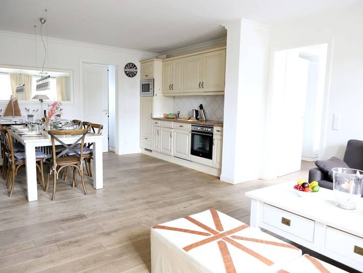 Ganze Wohnung, Lux. Ferienhaus mit Garten & Strandkorb für bis zu 6 Pers. in Westerland in Westerland, Sylt (Gemeinde)