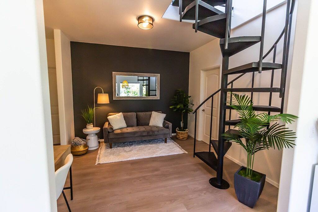 Booking Fall Now! Gorgeous View Home, Beach and Odt + Hot Tub + Dog Friendly in Port Angeles East, Hurricane Ridge