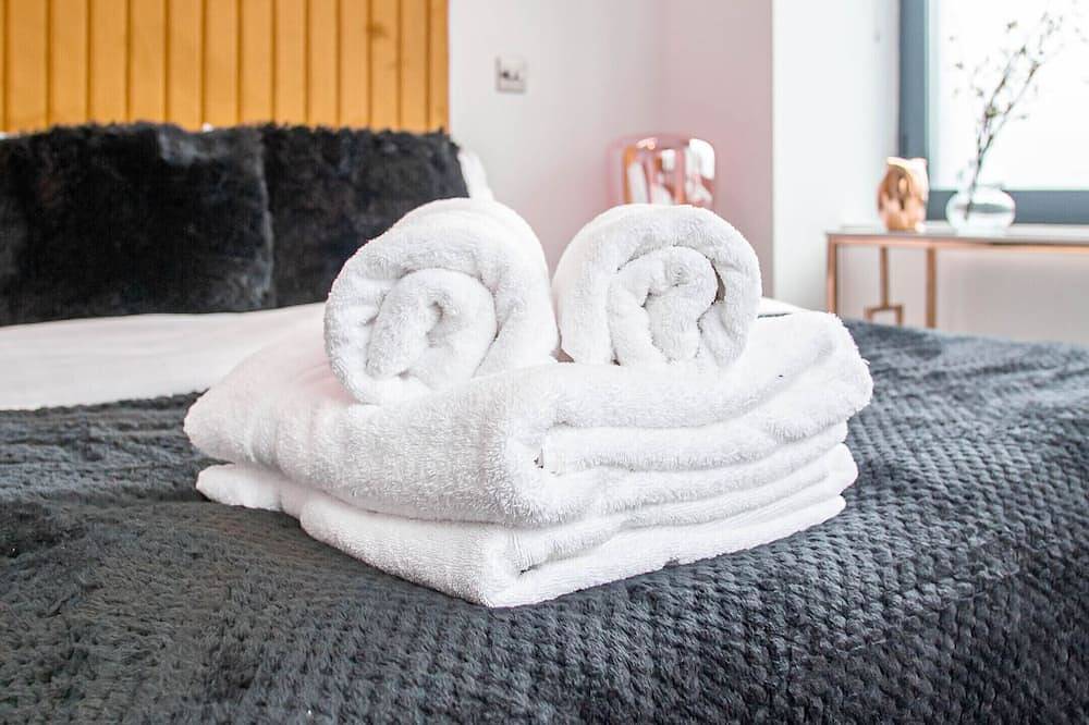 Entire apartment, Hayy Aparthotels Stanley Mill Luxury Retreat in Huddersfield, West Yorkshire