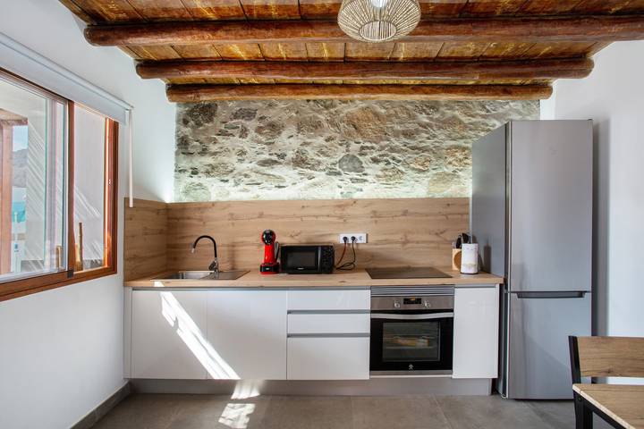 Casa de vacaciones 'Casa Celestina' con vistas a la montaña, Wi-Fi y aire acondicionado in Temisas, Agüimes