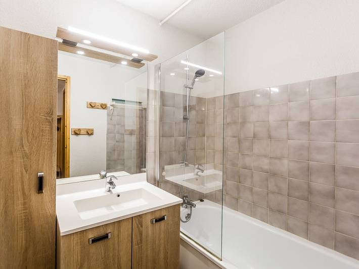 Appartement entier, Charmant 2 pièces à Montchavin, près des pistes, pour 5 pers. - Balcons, équipements complets, parking in Bellentre, La Plagne-Tarentaise