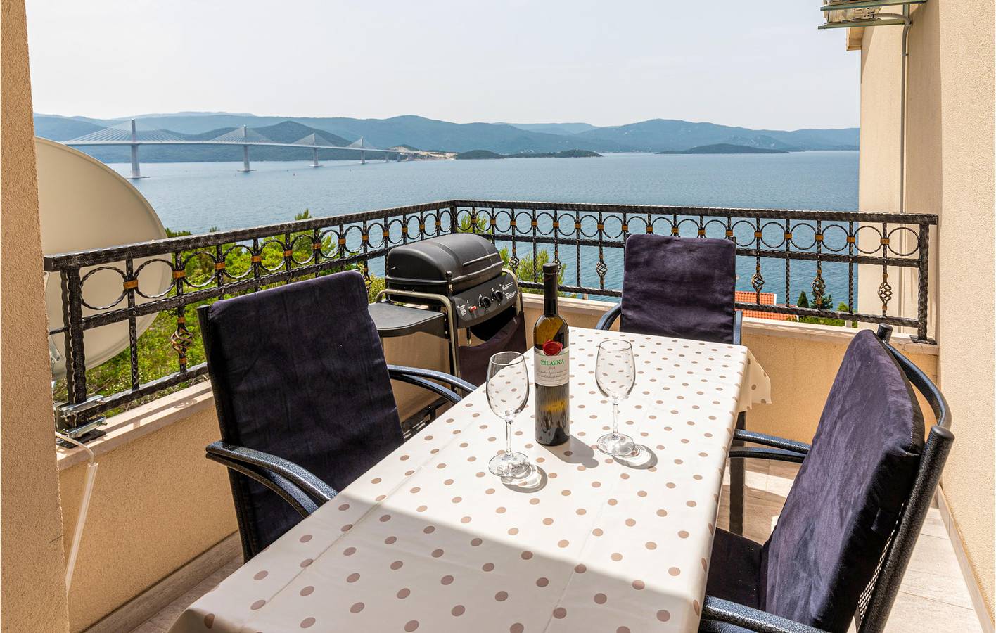 Ganze Ferienwohnung, Ferienwohnung für 6 Personen mit Terrasse in Komarna, Dubrovnik-Neretva