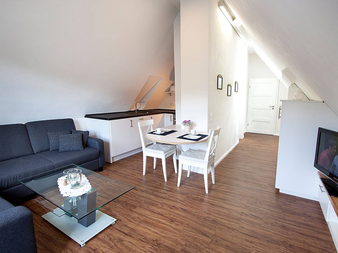 Ganze Wohnung, Ferienwohnung 'Hase' mit Bergblick, Gemeinschaftsterrasse und Wi-Fi in Lenne (Schmallenberg), Schmallenberg