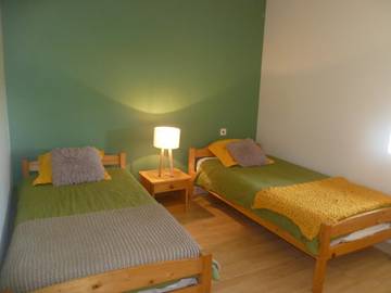 Gîte pour 4 personnes, avec terrasse et jardin à Le Châtellier