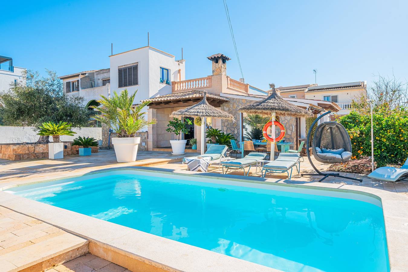 Casa de vacaciones 'La Playita' con vistas al mar, piscina, jardín y Wi-Fi in Badia Gran, Lluchmayor