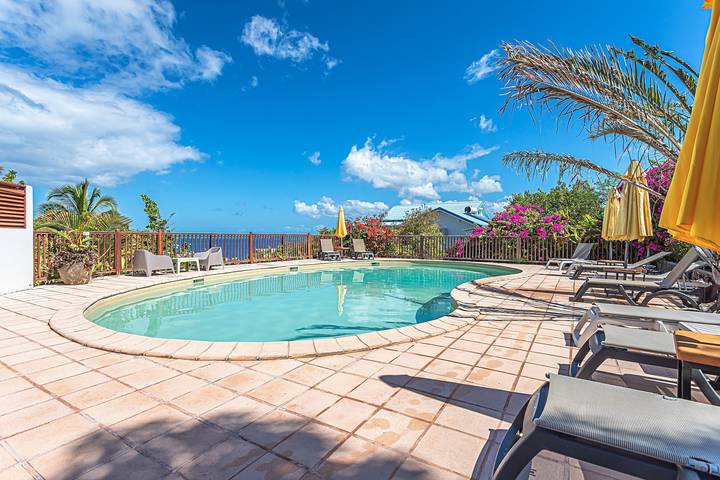 Maison de vacances pour 4 personnes, avec piscine et terrasse à Bouillante