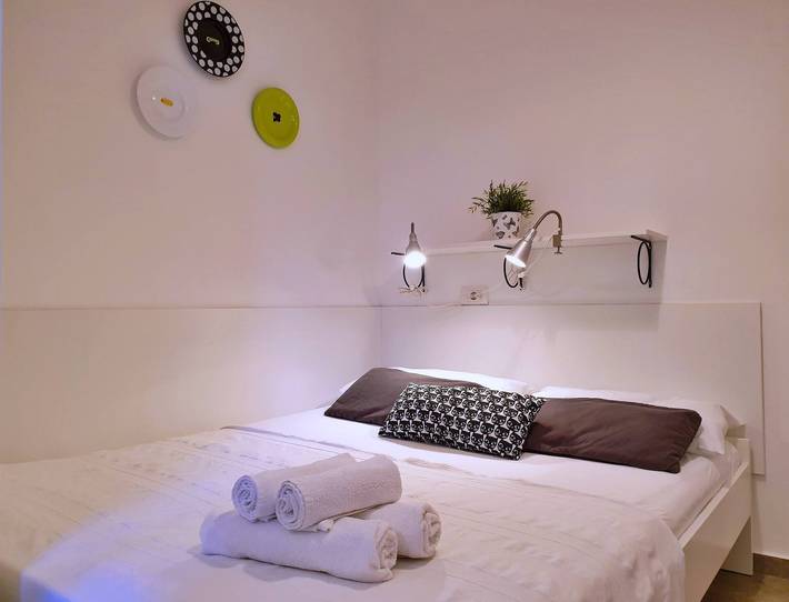 Ganze Wohnung, Studio-Apartment Savic - 90 m vom Meer entfernt, Erdgeschoss, Wlan, privater Parkplatz, Grill, in der Nähe des Sandstrandes in Silo (Krk), Krk