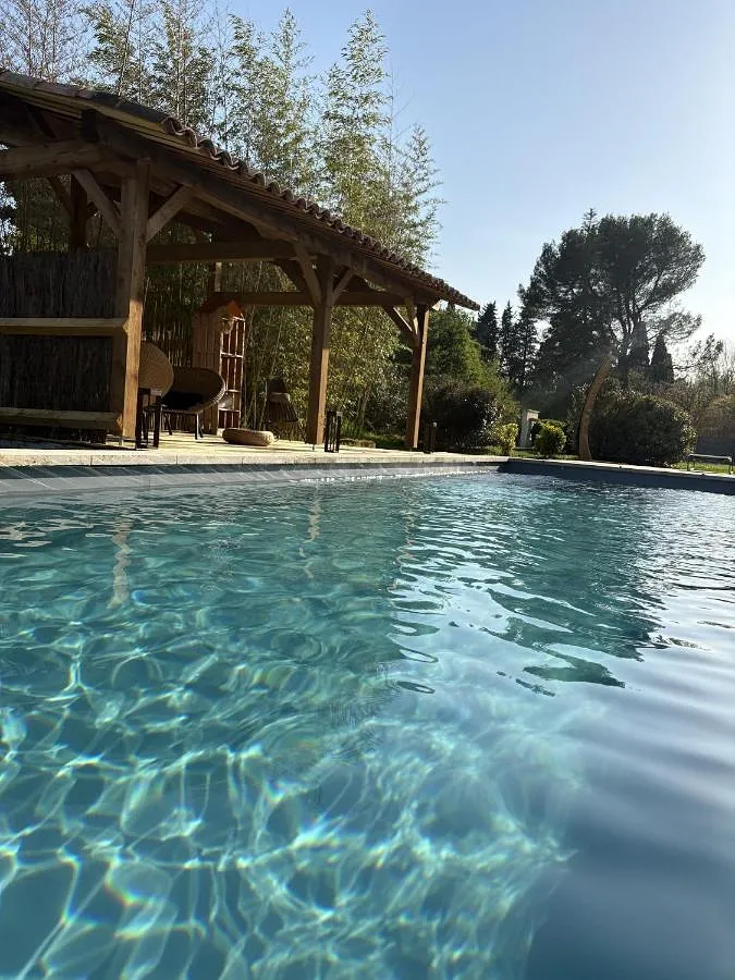Alojamiento y desayuno para 4 personas, con piscina además de vistas y terraza - 1