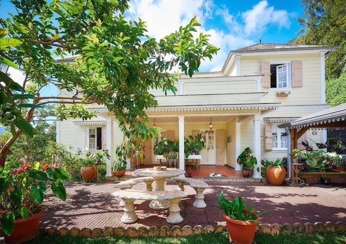 Chambre d’hôte pour 2 personnes, avec terrasse et jardin à Hell-Bourg