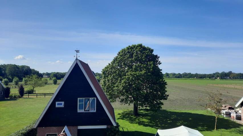 Ferienwohnung für 4 Personen, mit Balkon und Terrasse sowie Garten und Sauna