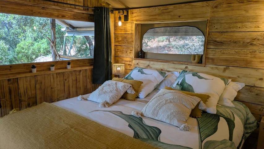 Tente pour 2 personnes, avec jardin ainsi que vue et terrasse, animaux acceptés dans le Var - 3