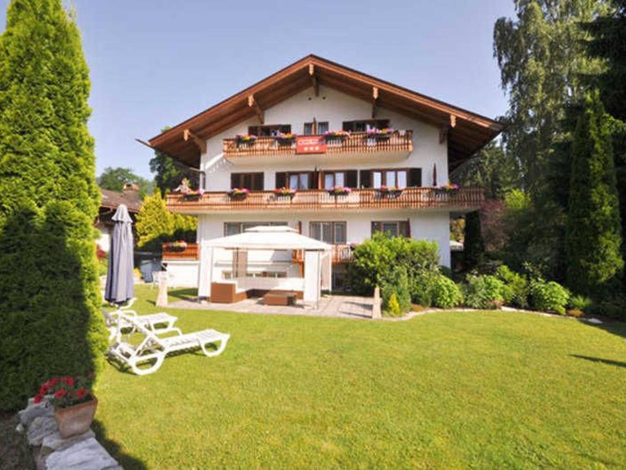 Hotel Quellenhof - Doppelzimmer Standard in Bad Wiessee, Bayerische Alpen