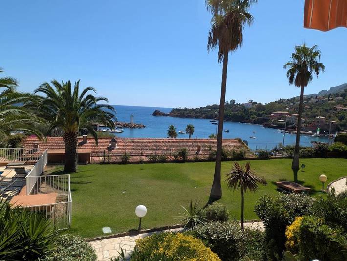 Gîte pour 4 personnes, avec vue ainsi que terrasse et piscine dans Port de la Figueirette - 2